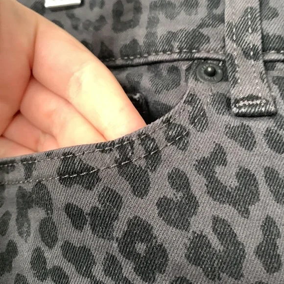 Lucky Brand High Rise Leopard Print Black Cropped Pants - Picture 4 of 8